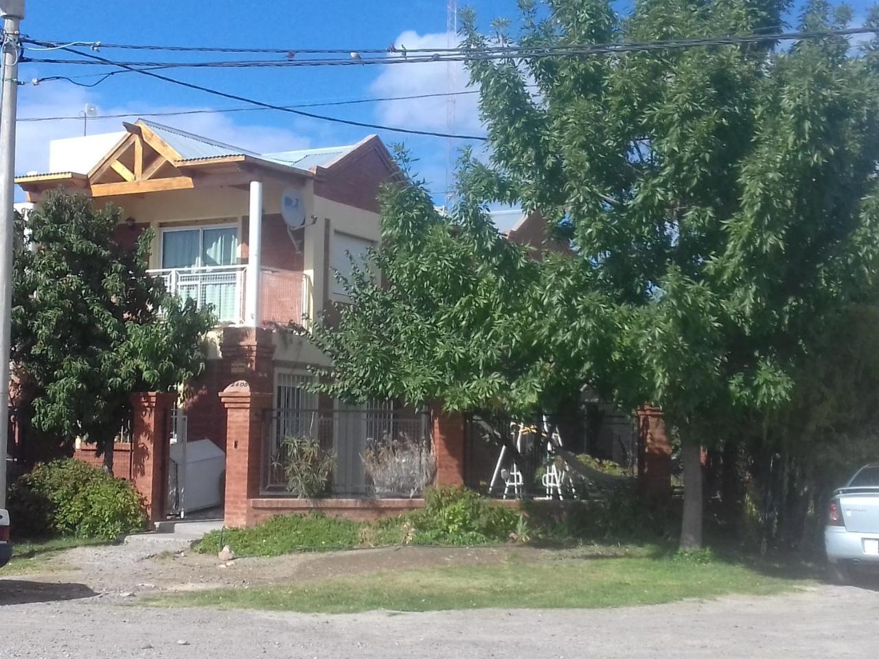 Casa De Franchesca Hostel Trelew Ngoại thất bức ảnh