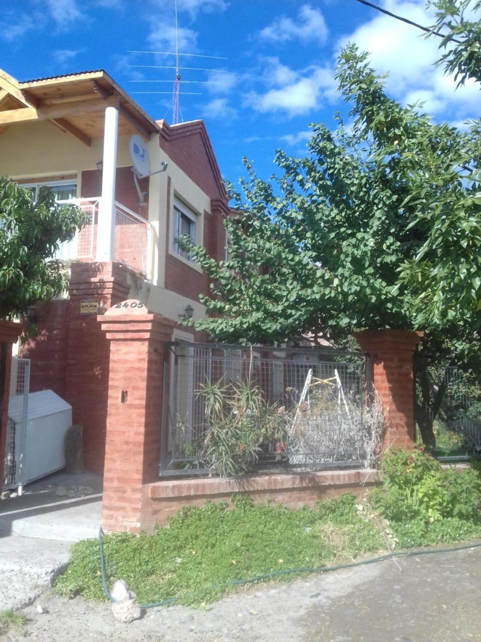 Casa De Franchesca Hostel Trelew Ngoại thất bức ảnh